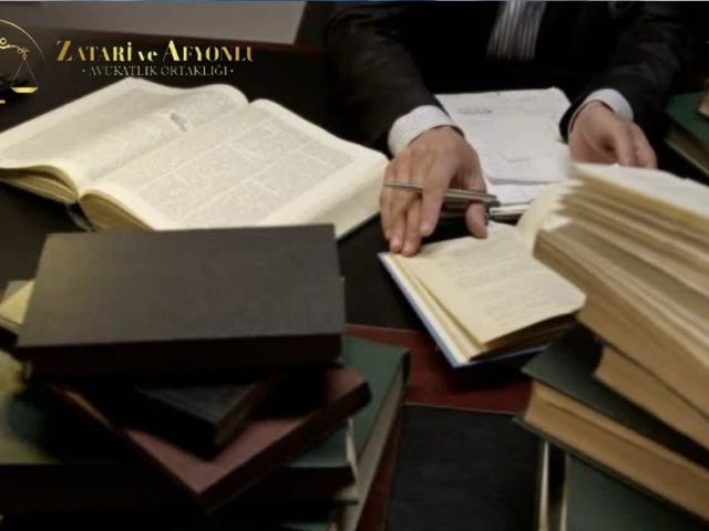 محامي تركي يتكلم العربية